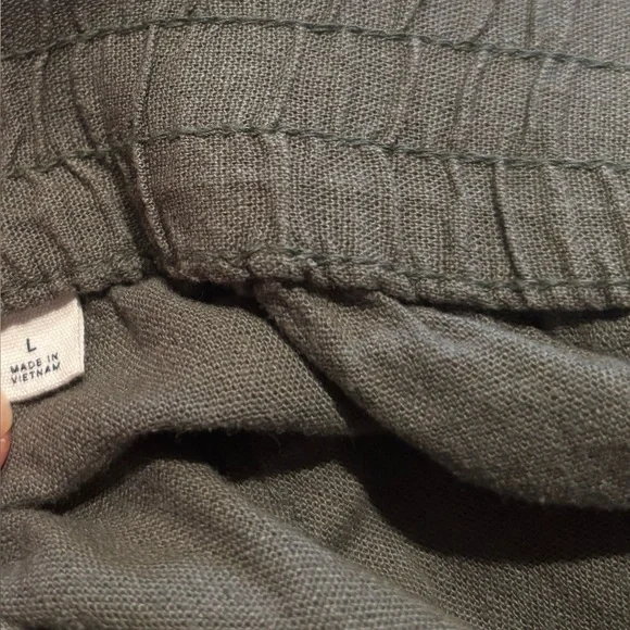 GAP Linen Blend Drawcord Waist Shorts in Dark Olive Green, Size L - Picture 6 of 10